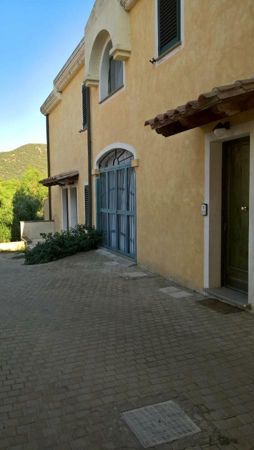 Vila La Casa Nel Borgo Chia Exteriér fotografie